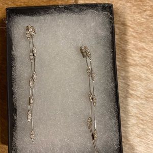 Beautiful and unique diamonds earrings...:
